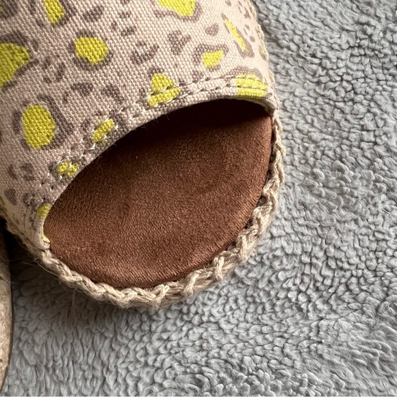 TOMS Alpargata Open Toe Espadrille Sandal Bobcat Limeade Animal Print Neon Shoe - Picture 6 of 13